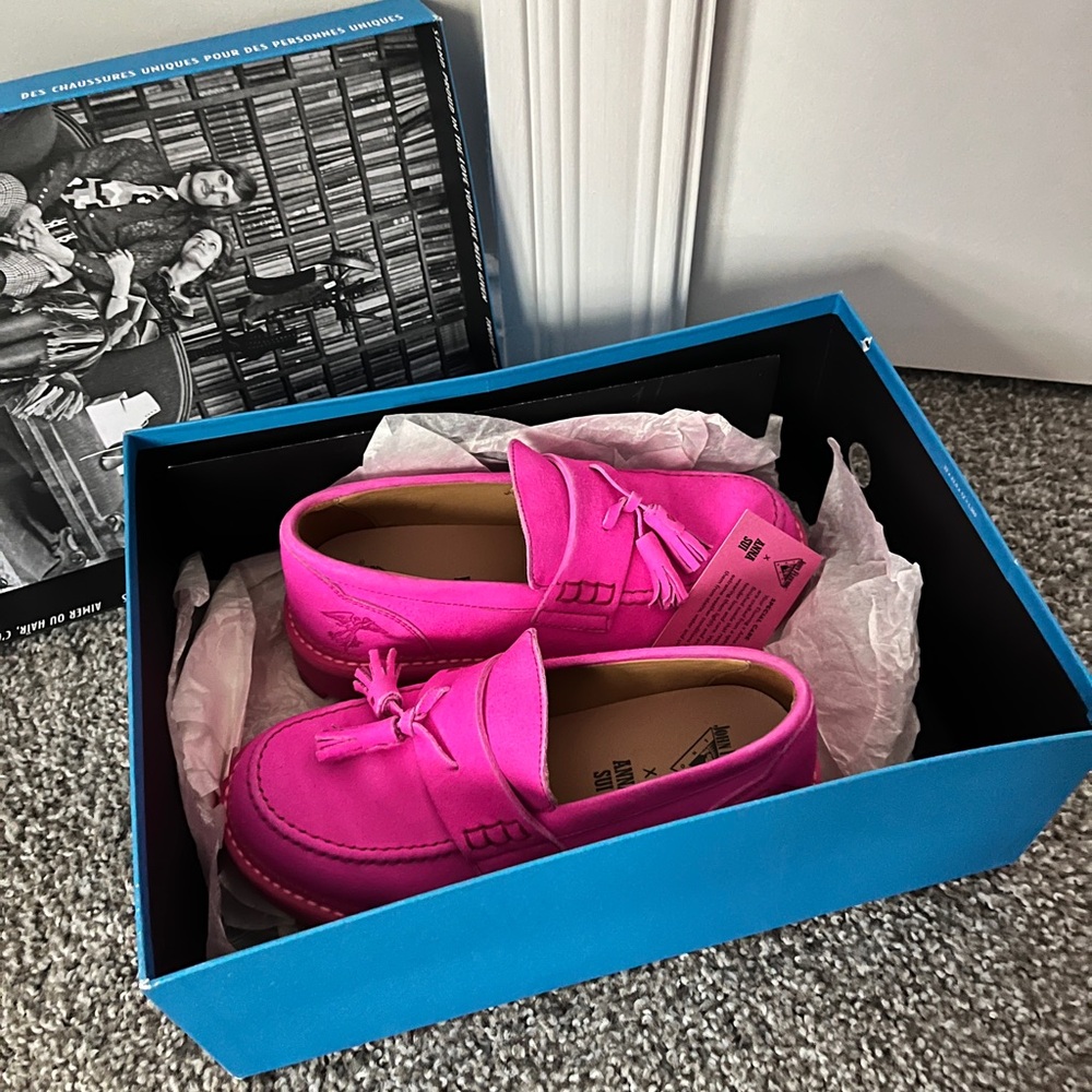 Vibrant Pink Loafers with Tassels - Picture 2 of 4